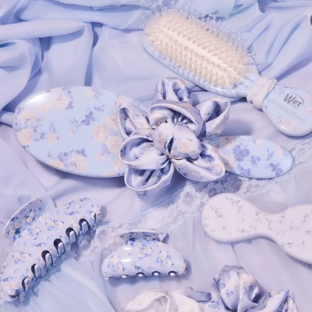 Love Shack Fancy  Paddle Mini Detangler
Hair Brush - Everblooming Rosettes - Picture 1 of 12